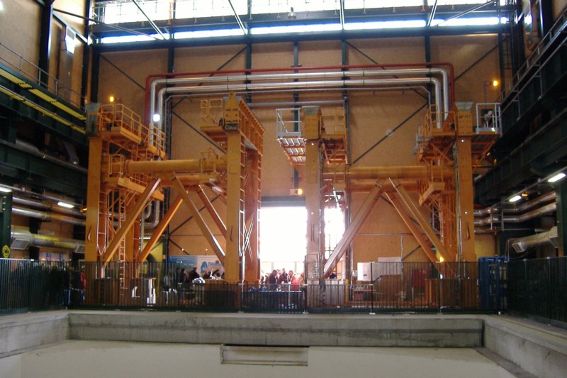 _0526cern0010.jpg