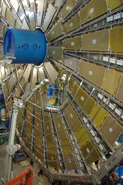 _0526cern0013.jpg